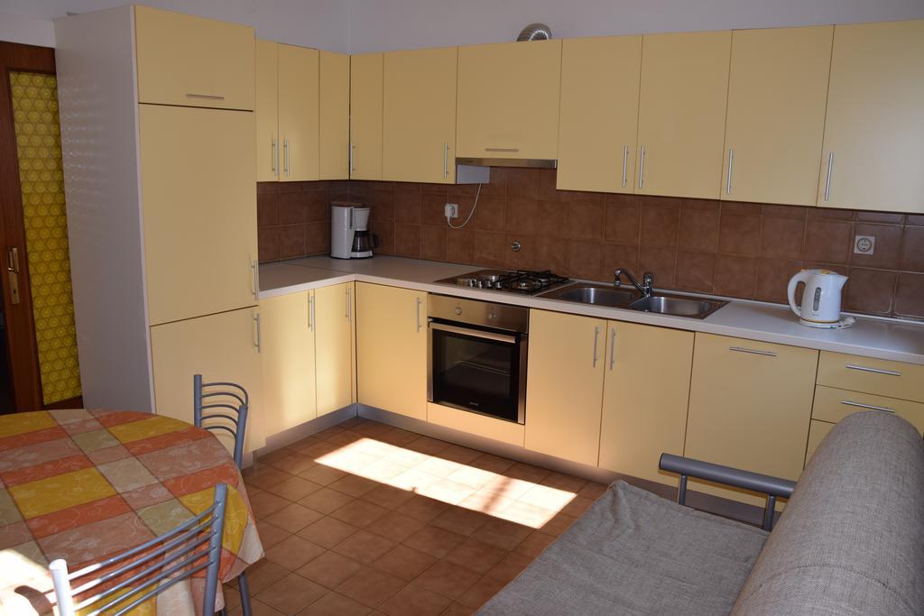 Apartment Marija With Terrace Brseč Rom bilde